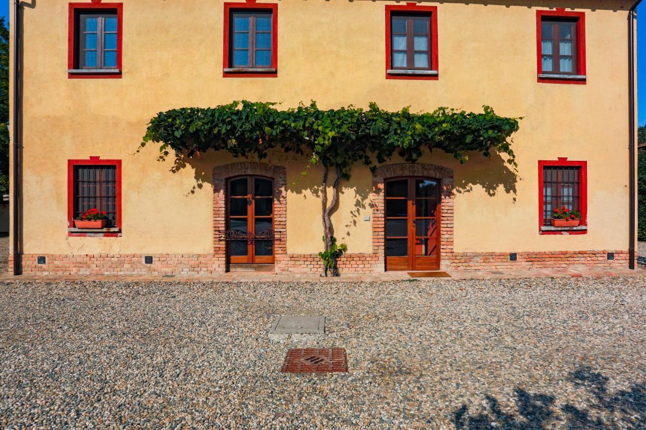 Villa Agriturismo Le Corti Della Gualdana Voghera Exterior foto